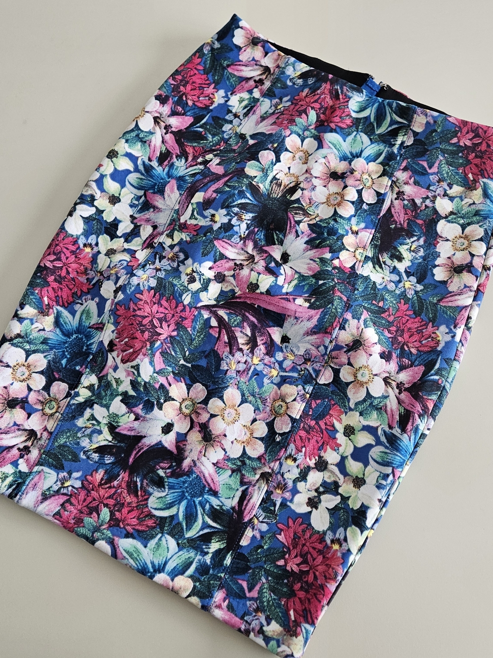Guess Floral Dress with Blue, Pink & White Print